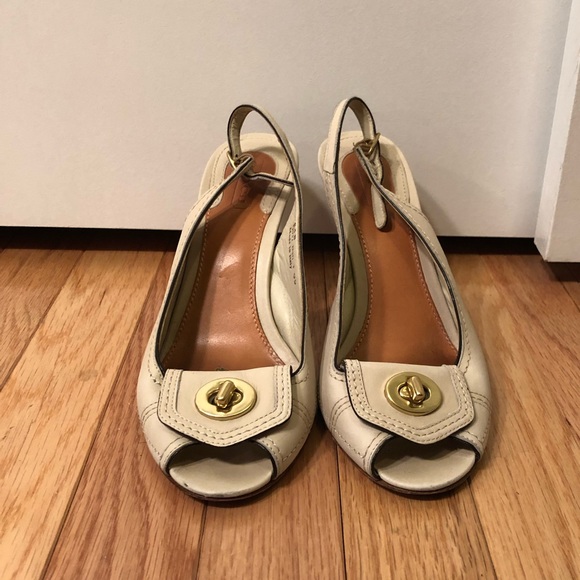 Coach | Tan Leather Buckled Peep-Toe Slingbacks - Picture 2 of 8